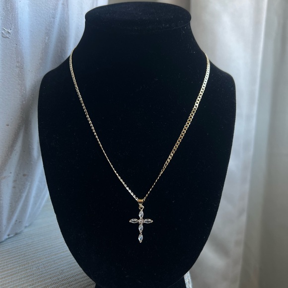 Jewelry - 🩷-Gold Cross Pendant Necklace